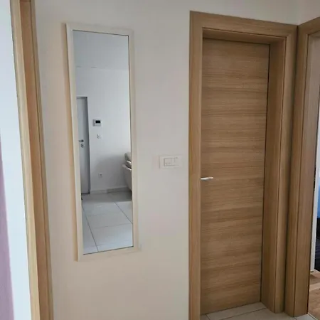 Splitpodstrana Adria Podstrana