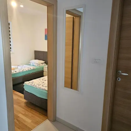 Apartment Splitpodstrana Adria *