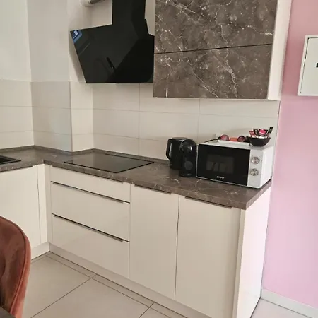 Splitpodstrana Adria * Podstrana